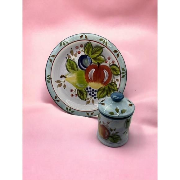 heritage mint Other - Set of 4 Black Forest Fruits Heritage Mint 10 1/2" diameter with small canister